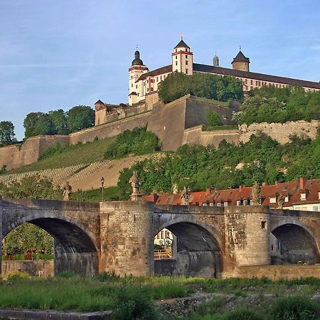 Ferienwohnung Am Wasserschloss 1-3 Оксенфурт Экстерьер фото